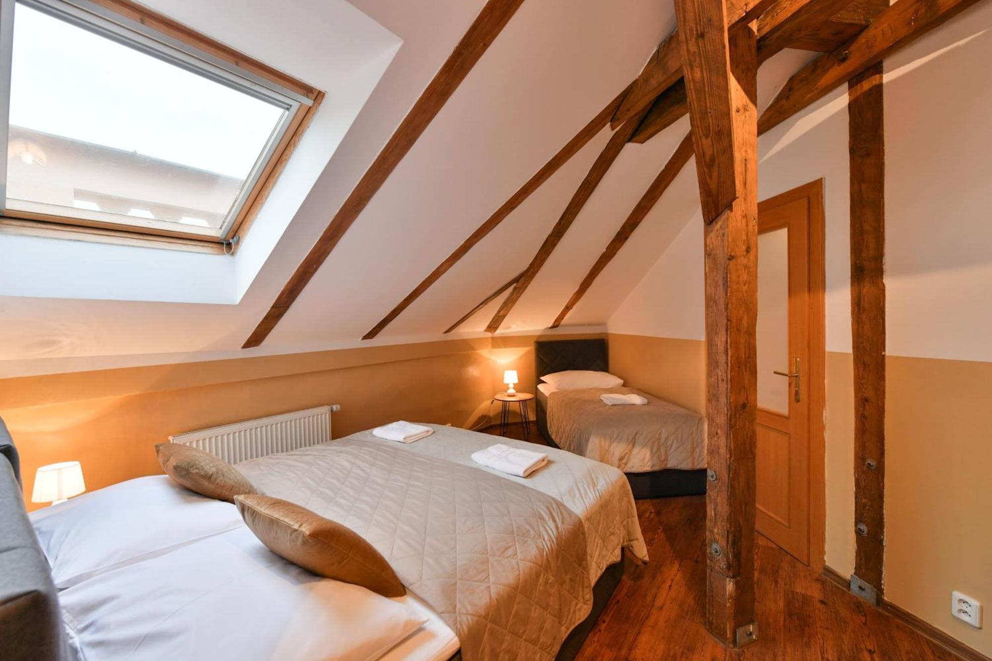 Amazing Charles Bridge Apartment Praga Exterior foto