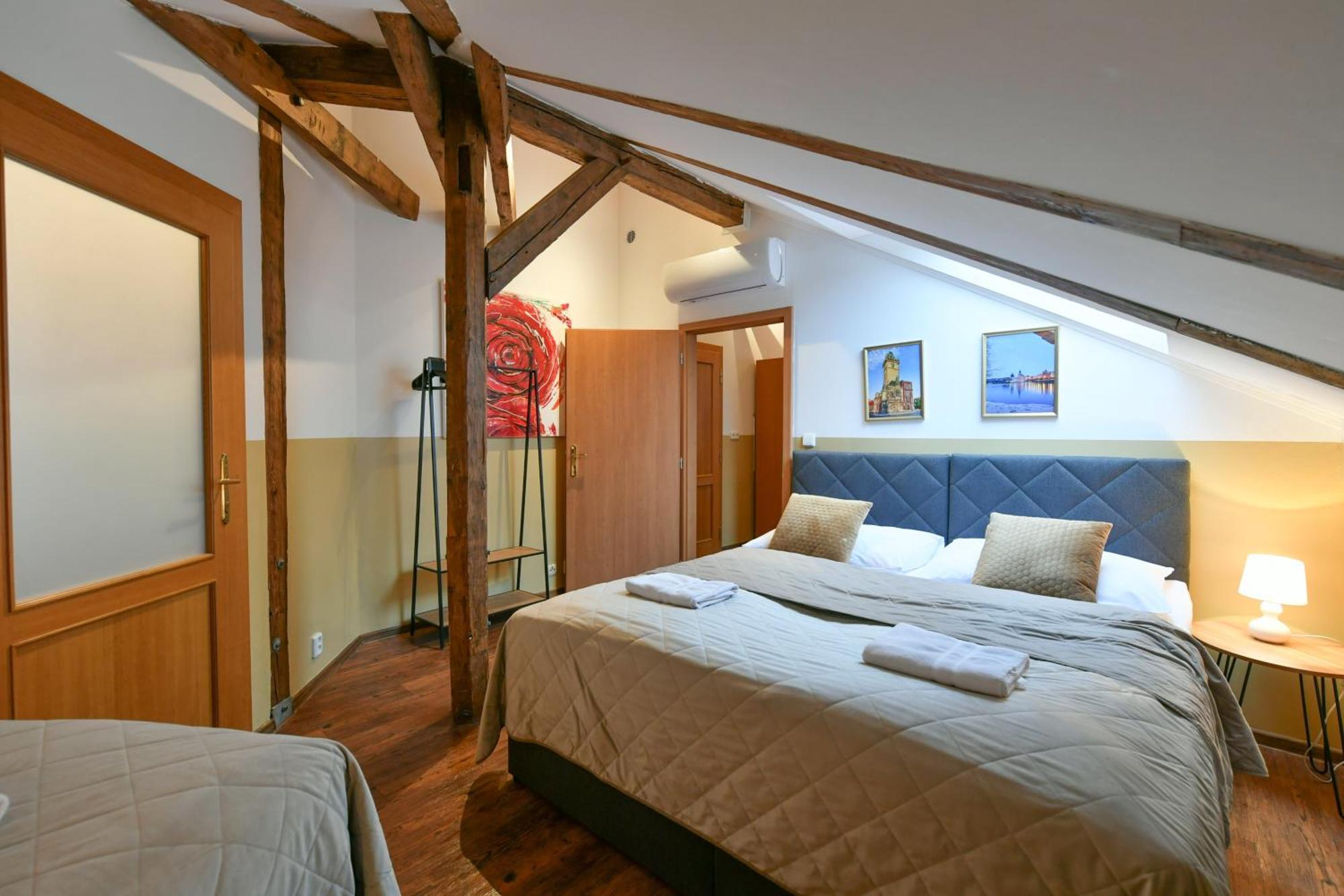 Amazing Charles Bridge Apartment Praga Exterior foto